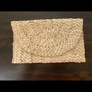 Straw clutch